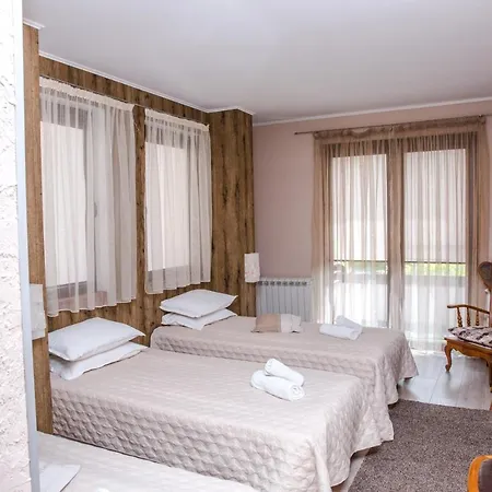 Hotell Акациите