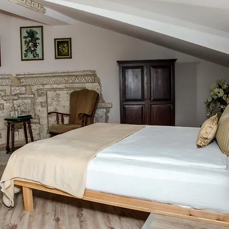 Акациите Hotell